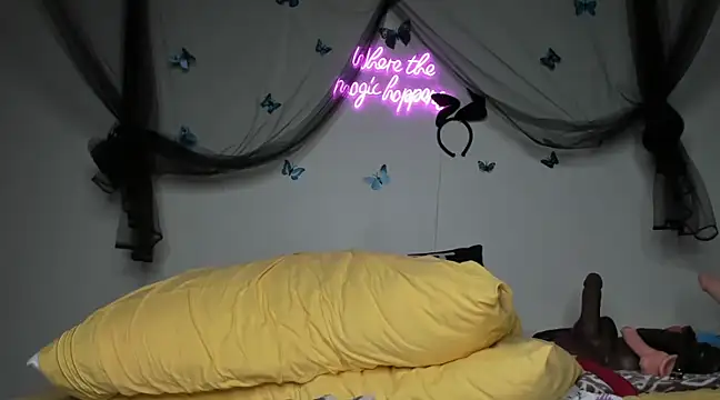 Snapshot of ThickAssRena chatting on 02.11.25 ThickAssRena online show from 02.11.25