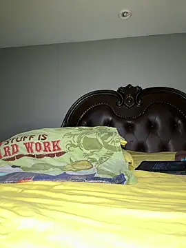 Snapshot of ThickAssRena chatting on 12.23.25 ThickAssRena online show from 12.23.25