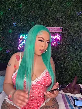 Snapshot of ThickAssRena chatting on 02.13.26 ThickAssRena online show from 02.13.26