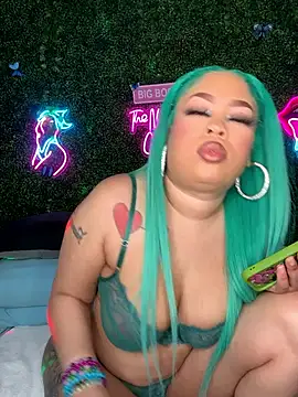 Snapshot of ThickAssRena chatting on 02.24.26 ThickAssRena online show from 02.24.26