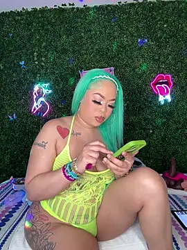 Snapshot of ThickAssRena chatting on 02.27.26 ThickAssRena online show from 02.27.26