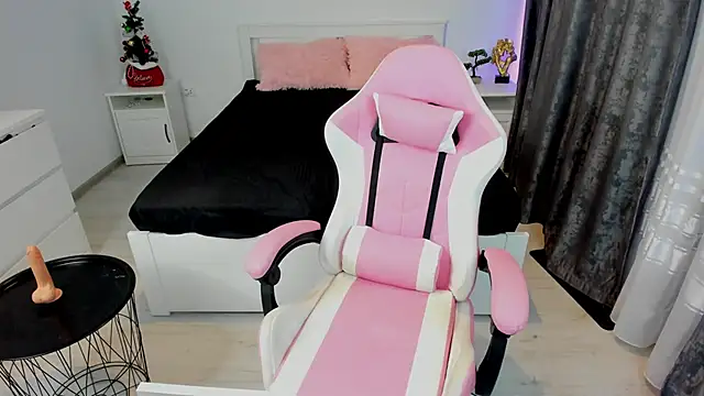 Snapshot of SinwithAmy chatting on 12.31.24 SinwithAmy online show from 12.31.24