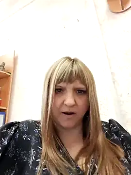 Snapshot of Office_Albertina chatting on 03.04.25 Office Albertina online show from 03.04.25