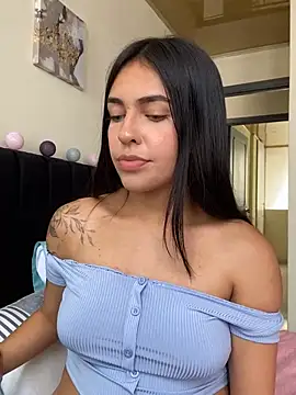 DaphneUwu online show from 12.13.24