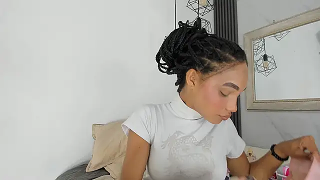 Snapshot of kristyl_paez chatting on 05.24.26 kristyl paez online show from 05.24.26
