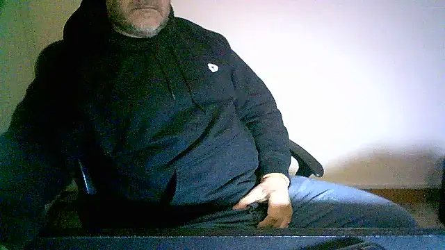 Snapshot of Greek_Passion chatting on 04.12.26 Greek Passion online show from 04.12.26
