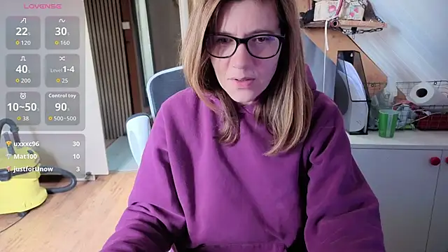 Snapshot of Lina_lou4 chatting on 05.16.26 Lina lou4 online show from 05.16.26