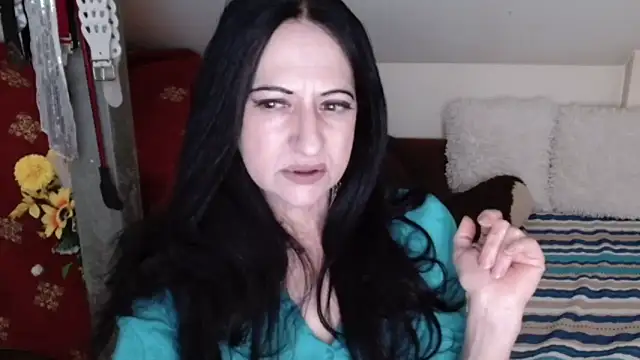 Snapshot of DebraMilf chatting on 05.25.26 DebraMilf online show from 05.25.26