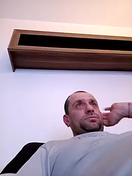 Snapshot of Roman0798 chatting on 12.20.24 Roman0798 online show from 12.20.24