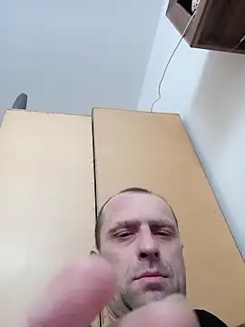 Snapshot of Roman0798 chatting on 02.15.25 Roman0798 online show from 02.15.25