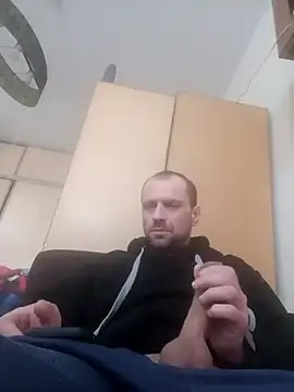 Snapshot of Roman0798 chatting on 02.25.25 Roman0798 online show from 02.25.25