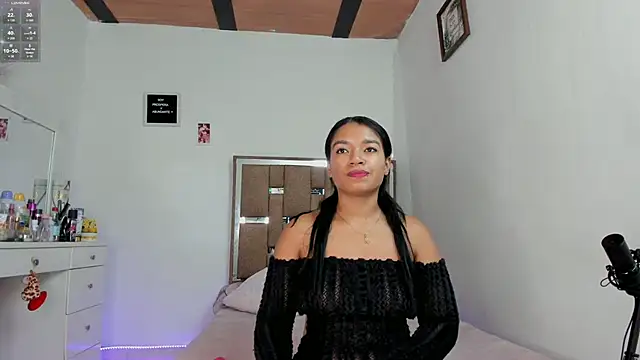 Snapshot of kendall-ewers chatting on 10.01.25 kendall-ewers online show from 10.01.25