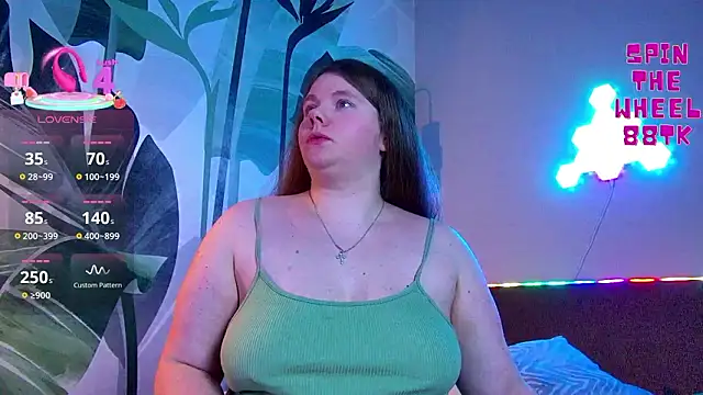 Snapshot of RubyValen chatting on 01.17.26 RubyValen online show from 01.17.26