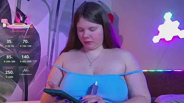 Snapshot of RubyValen chatting on 02.25.26 RubyValen online show from 02.25.26