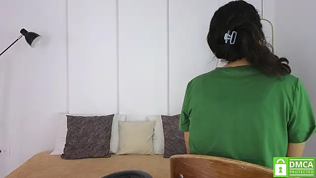 Snapshot of sexychanell_18 chatting on 10.17.25 sexychanell 18 online show from 10.17.25