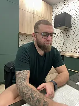 Bear bear  online show from 02.24.25