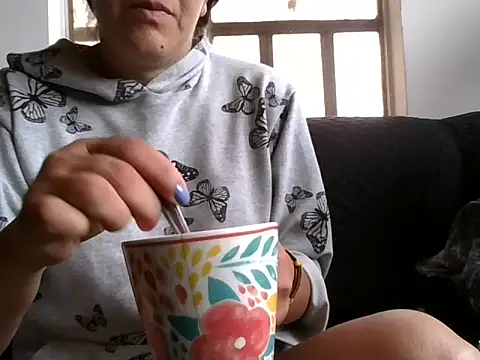 Snapshot of RAYA_1 chatting on 01.31.25 RAYA 1 online show from 01.31.25