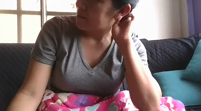 Snapshot of RAYA_1 chatting on 02.18.25 RAYA 1 online show from 02.18.25