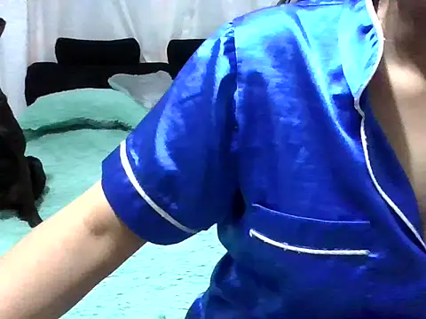 Snapshot of RAYA_1 chatting on 09.12.25 RAYA 1 online show from 09.12.25