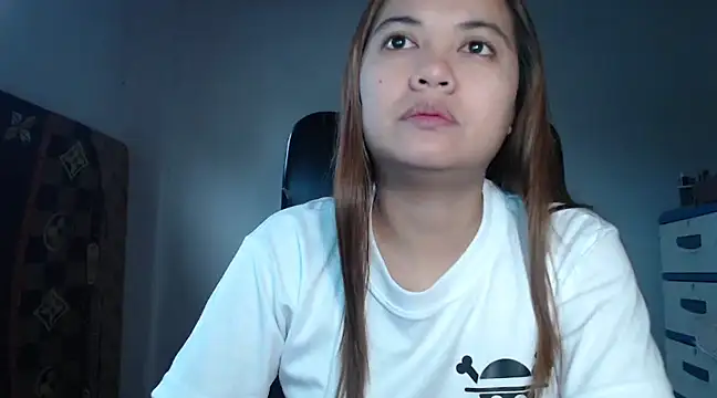 xTheLastVIRGINx online show from 12.10.24