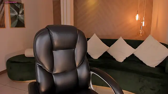 JuanitaClay online show from 10.30.25