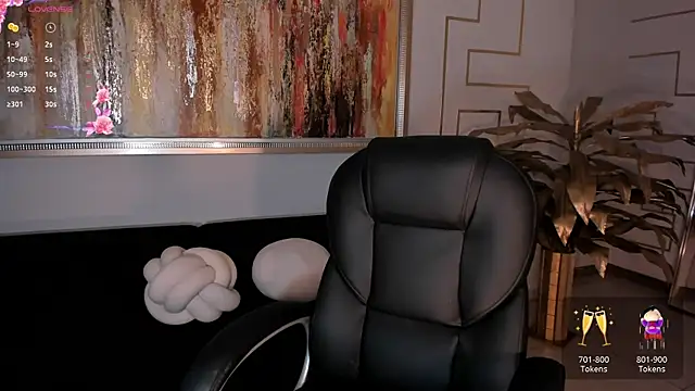 JuanitaClay online show from 11.20.25