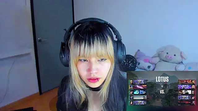 Akane-Mou online show from 01.20.25