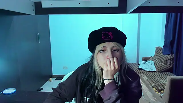 Akane-Mou online show from 03.07.25