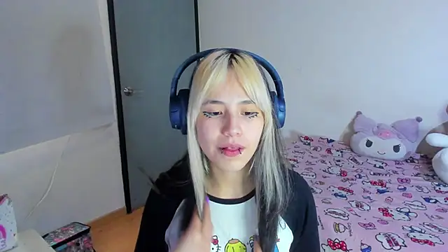 Akane-Mou online show from 03.20.25