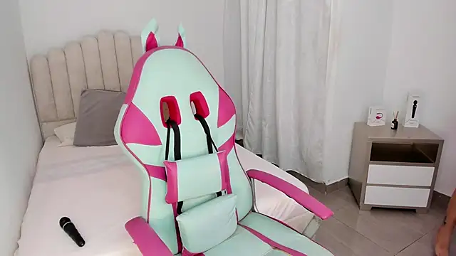 sofia henaok online show from 02.07.25