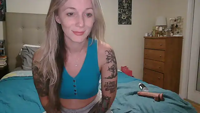 Heyitsmee33 online show from 10.21.25