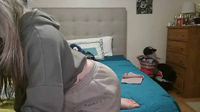 Heyitsmee33 online show from 04.13.26