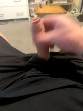 Snapshot of Averagematt1991 chatting on 11.14.25 Averagematt1991 online show from 11.14.25