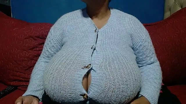 Snapshot of CUTEFIRMMELONSS chatting on 05.27.26 CUTEFIRMMELONSS online show from 05.27.26