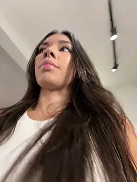 EllaSanz  online show from 03.11.25