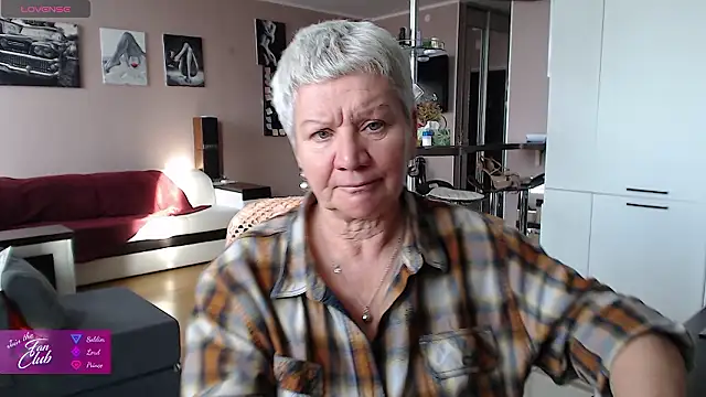 Snapshot of roxana_brooks chatting on 02.21.26 roxana brooks online show from 02.21.26