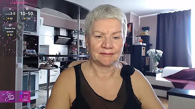 Snapshot of roxana_brooks chatting on 02.25.26 roxana brooks online show from 02.25.26