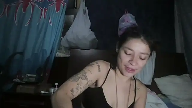 Snapshot of TamaraNauthy chatting on 02.25.26 TamaraNauthy online show from 02.25.26