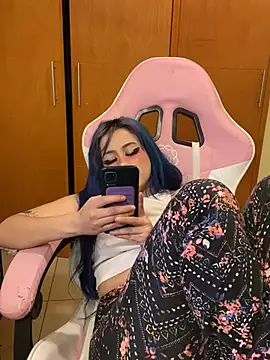 Snapshot of Lucygothic chatting on 01.29.25 Lucygothic online show from 01.29.25