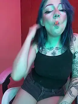 Snapshot of Lucygothic chatting on 03.13.25 Lucygothic online show from 03.13.25