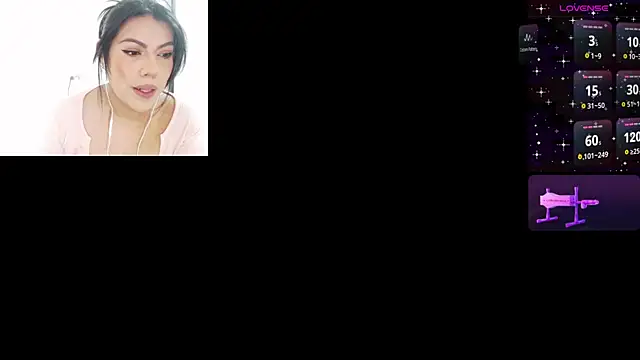 Snapshot of sarah_escobar_ chatting on 10.20.25 sarah escobar  online show from 10.20.25