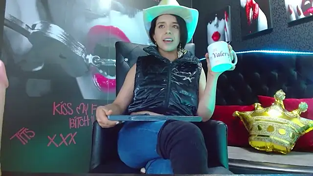 Snapshot of VALERY_MEER chatting on 12.15.24 VALERY MEER online show from 12.15.24