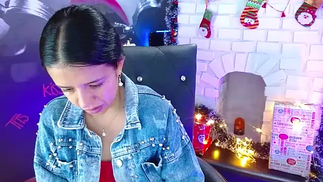 Snapshot of VALERY_MEER chatting on 12.21.24 VALERY MEER online show from 12.21.24