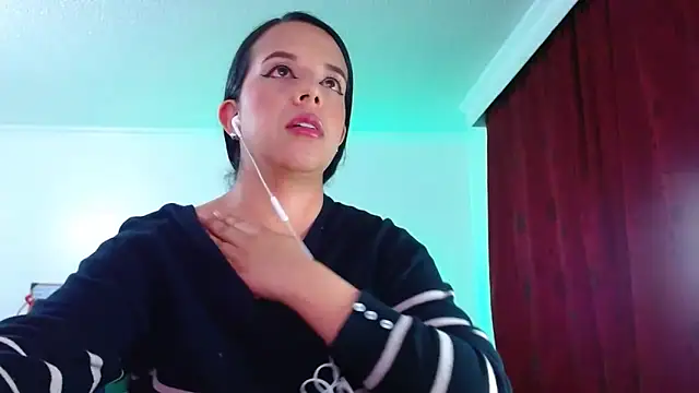 Snapshot of VALERY_MEER chatting on 09.30.25 VALERY MEER online show from 09.30.25