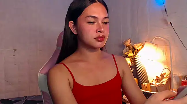 Snapshot of Ashely_Lewis chatting on 12.13.24 Ashely Lewis online show from 12.13.24