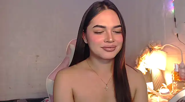 Snapshot of Ashely_Lewis chatting on 02.07.25 Ashely Lewis online show from 02.07.25