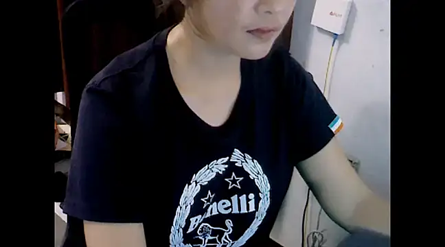 Snapshot of makemefallin chatting on 12.11.24 makemefallin online show from 12.11.24