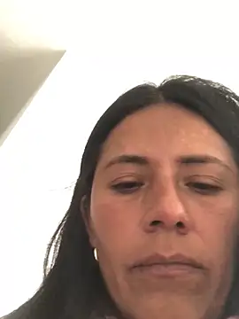 Snapshot of sharoon_cheerry chatting on 03.18.26 sharoon cheerry online show from 03.18.26