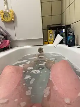 Snapshot of David19932908 chatting on 02.11.25 David19932908 online show from 02.11.25