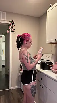 Snapshot of MissRomero chatting on 12.26.24 MissRomero online show from 12.26.24